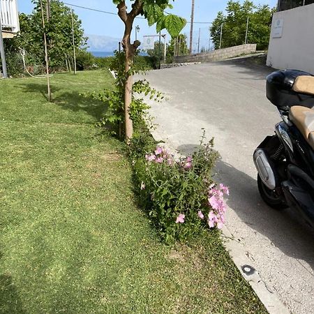 Cosy Apartment With Sea View Close To The Beach Nikiana Exterior foto